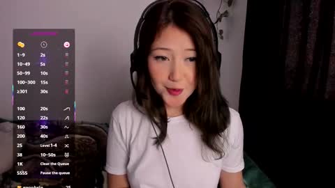 Snapshot of _avril_moore_ chatting on November 20, 2025, 4:29 pm _avril_moore_ online show from November 20, 2025, 4:29 pm