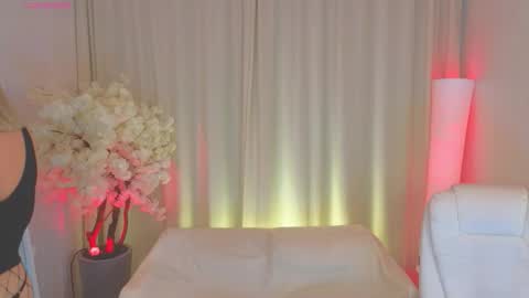 Jess online show from October 10, 2025, 3:27 am