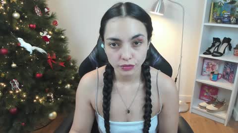 Bella Evans online show from December 15, 2024, 11:55 am
