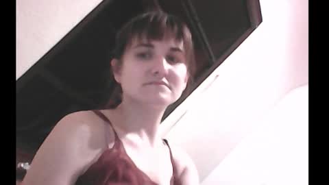 _biscotti_ online show from September 18, 2025, 6:43 pm