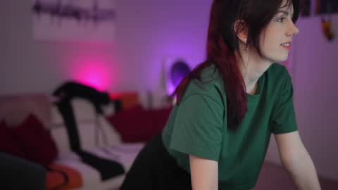 Lili online show from March 16, 2026, 8:18 am