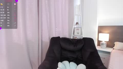 Snapshot of _bleuelune chatting on October 24, 2025, 1:51 pm Mary online show from October 24, 2025, 1:51 pm