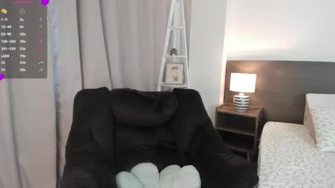 Snapshot of _bleuelune chatting on November 20, 2025, 10:09 pm Mary online show from November 20, 2025, 10:09 pm