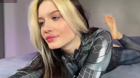 Snapshot of _blowjob_queen_ chatting on July 16, 2026, 9:10 pm Hey were Vi and Alex VACATION FROM OCTOBER 31 TO NOVEMBER 12. AVAILABLE ON INST online show from July 16, 2026, 9:10 pm