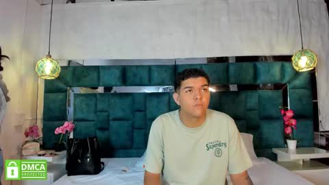 _bonnyandclyde online show from January 17, 2026, 12:43 pm