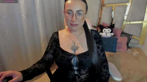 Angie  Independent model online show from March 21, 2026, 8:19 am