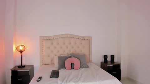 Snapshot of _bustylucianaa_ chatting on September 15, 2025, 11:16 pm Luciana online show from September 15, 2025, 11:16 pm