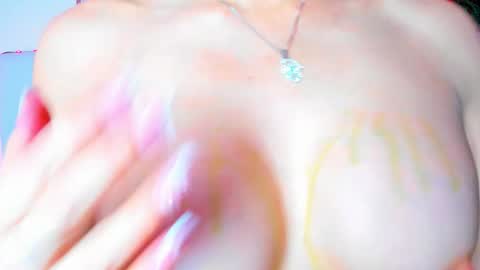 Carolina  online show from October 2, 2025, 5:31 pm