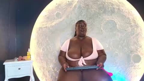 Snapshot of _carolinagomez chatting on October 9, 2025, 7:34 pm Caro. online show from October 9, 2025, 7:34 pm