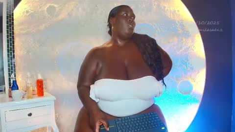 Snapshot of _carolinagomez chatting on October 21, 2025, 7:47 pm Caro. online show from October 21, 2025, 7:47 pm