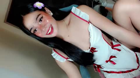 Snapshot of _caroline18_ chatting on May 31, 2026, 4:03 pm Kate flores online show from May 31, 2026, 4:03 pm