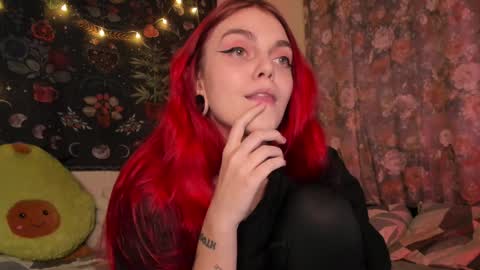 Snapshot of _caroline_coy chatting on December 15, 2024, 2:27 pm Caroline online show from December 15, 2024, 2:27 pm