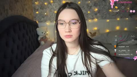 _chloe_miller_ online show from February 20, 2025, 8:14 pm