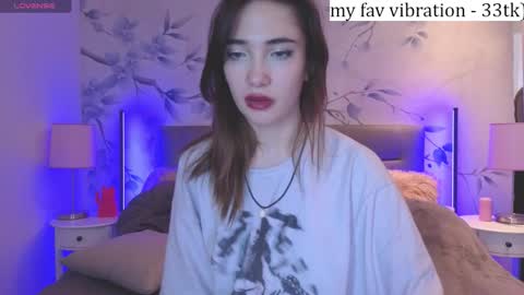 _cotton_candyy online show from October 18, 2025, 10:32 pm