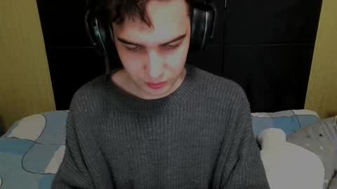 Snapshot of _crise_next_door_ chatting on February 11, 2026, 4:12 pm _crise_next_door_ online show from February 11, 2026, 4:12 pm