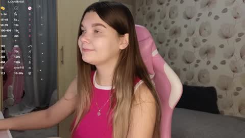 _cute_ice online show from December 6, 2024, 5:09 am