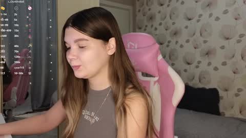 _cute_ice online show from December 8, 2024, 4:14 am