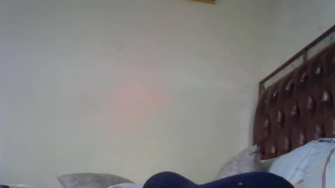 lily online show from October 31, 2025, 8:37 am