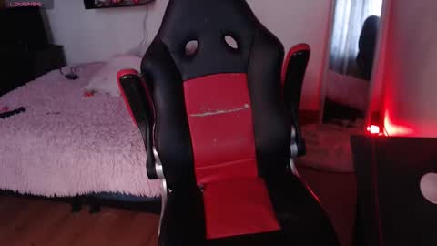 _dennise online show from October 2, 2025, 5:20 pm