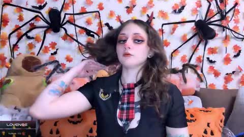 Kate online show from November 8, 2025, 5:34 pm