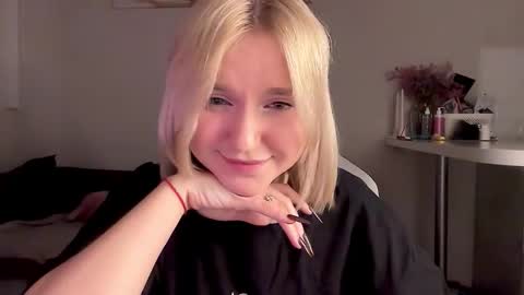 Ri   online show from November 8, 2025, 4:29 pm