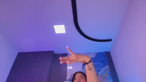 Dione online show from March 27, 2026, 7:35 pm