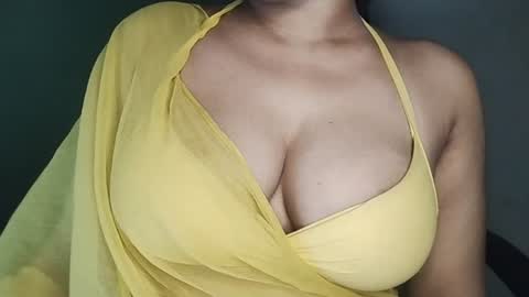 _dreamgirl_0 online show from June 25, 2026, 10:09 am
