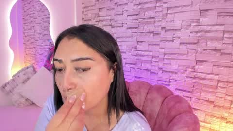 Ela online show from April 7, 2026, 2:45 am