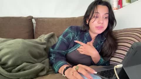  elena barra online show from October 26, 2025, 10:21 am