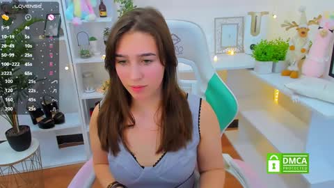 Snapshot of _eliizabeth__ chatting on December 15, 2024, 1:46 am Lizzy online show from December 15, 2024, 1:46 am
