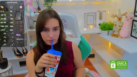 Snapshot of _eliizabeth__ chatting on December 17, 2024, 12:45 am Lizzy online show from December 17, 2024, 12:45 am