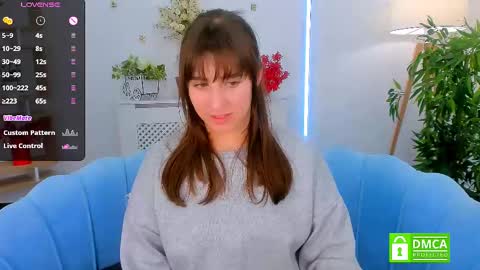 Snapshot of _eliizabeth__ chatting on February 23, 2025, 2:29 am Lizzy online show from February 23, 2025, 2:29 am
