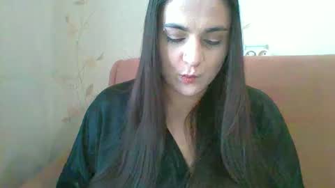 Snapshot of _eloizi_dev chatting on February 23, 2025, 2:35 pm Eloiz online show from February 23, 2025, 2:35 pm