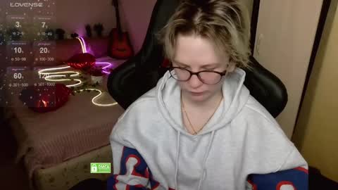 chloue and Gretta online show from April 5, 2026, 5:21 pm