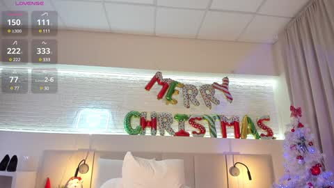 Snapshot of _emiliaa_ chatting on December 22, 2024, 5:56 am Milana online show from December 22, 2024, 5:56 am