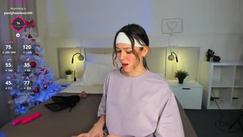 Snapshot of _emiliaa_ chatting on January 11, 2025, 11:56 am Milana online show from January 11, 2025, 11:56 am