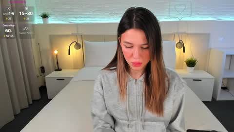 Snapshot of _emiliaa_ chatting on February 1, 2025, 8:29 am Milana online show from February 1, 2025, 8:29 am