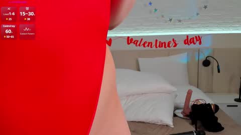 Snapshot of _emiliaa_ chatting on February 11, 2025, 5:47 am Milana online show from February 11, 2025, 5:47 am