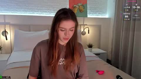 Snapshot of _emiliaa_ chatting on September 17, 2025, 9:33 am Milana online show from September 17, 2025, 9:33 am