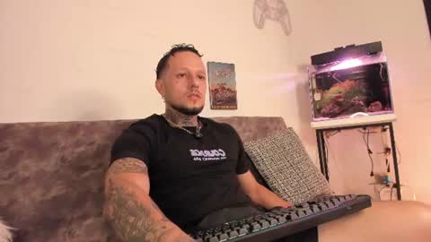 Snapshot of _emilio_escobar chatting on July 14, 2026, 10:43 am Emilio online show from July 14, 2026, 10:43 am