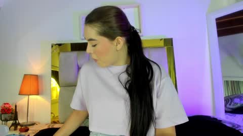 Isabella online show from December 2, 2024, 12:07 pm