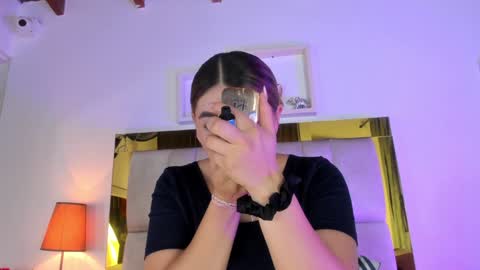 Isabella online show from January 9, 2025, 12:09 pm