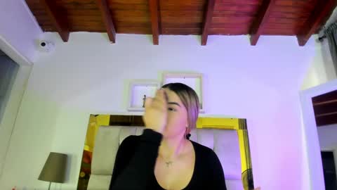 Isabella online show from March 8, 2025, 12:09 pm