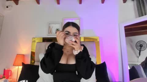 Isabella online show from December 4, 2025, 12:03 pm