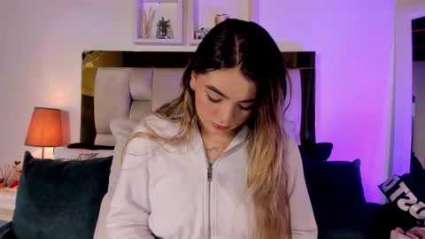 Isabella online show from February 25, 2026, 12:04 pm