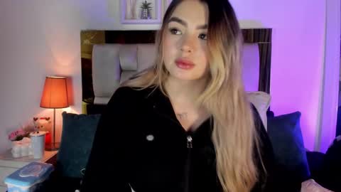 Isabella online show from March 9, 2026, 12:09 pm