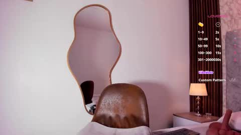  emily skinny online show from November 24, 2025, 12:49 pm