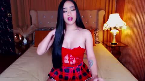 Snapshot of _empressvalerie_ chatting on November 17, 2025, 3:12 am _empressvalerie_ online show from November 17, 2025, 3:12 am