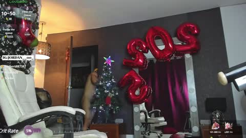 Snapshot of _eufrates_ chatting on January 8, 2025, 10:58 pm EUFRATES online show from January 8, 2025, 10:58 pm