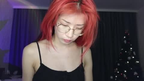 EveEva online show from December 22, 2024, 8:47 pm